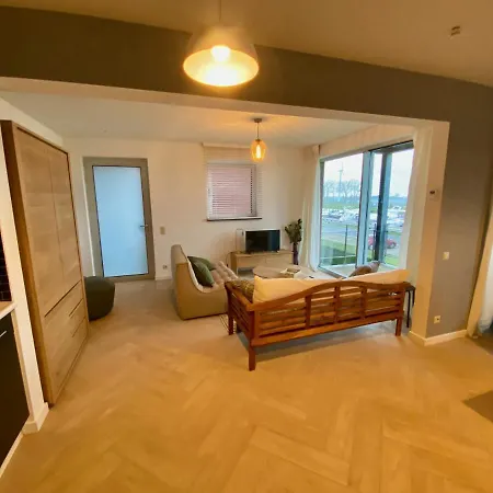 Lejlighed N40a12 Uniek Met Zicht Op De Vaart Voor 4 Personen En Zwembad Tijdens Juli En Augustus Nieuwpoort