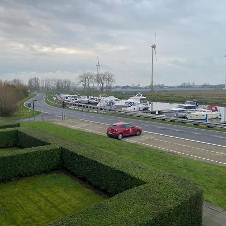 N40a12 Uniek Met Zicht Op De Vaart Voor 4 Personen En Zwembad Tijdens Juli En Augustus Lejlighed *