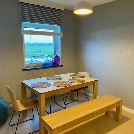 Lejlighed N40a12 Uniek Met Zicht Op De Vaart Voor 4 Personen En Zwembad Tijdens Juli En Augustus Nieuwpoort